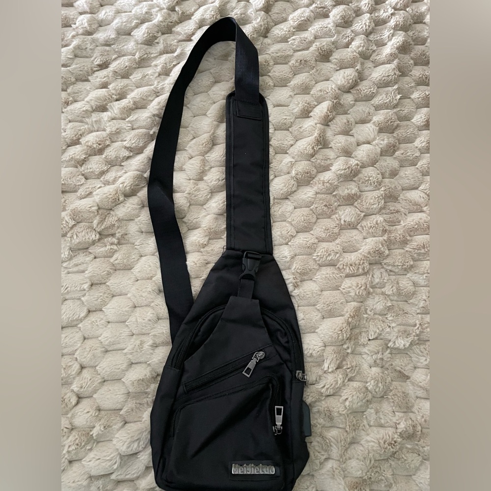 3 pocket cross body